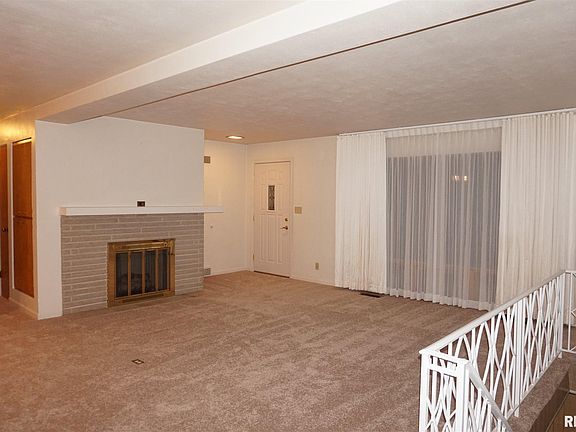 4th image of 2711 W Granada Ln