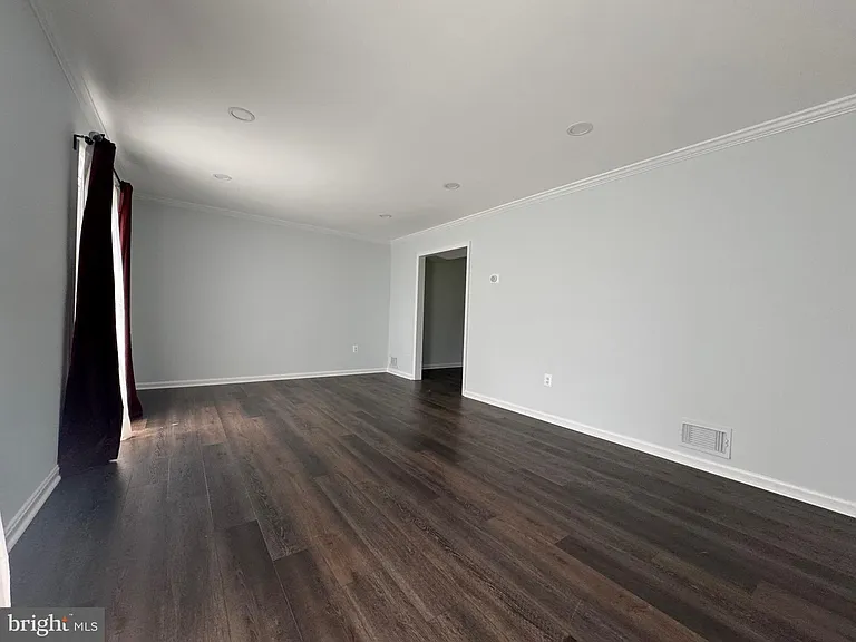 1717 Fallsway Dr — Photo 4