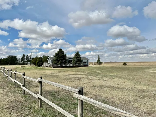 1472 Meadowlark Dr, Colby, KS 67701