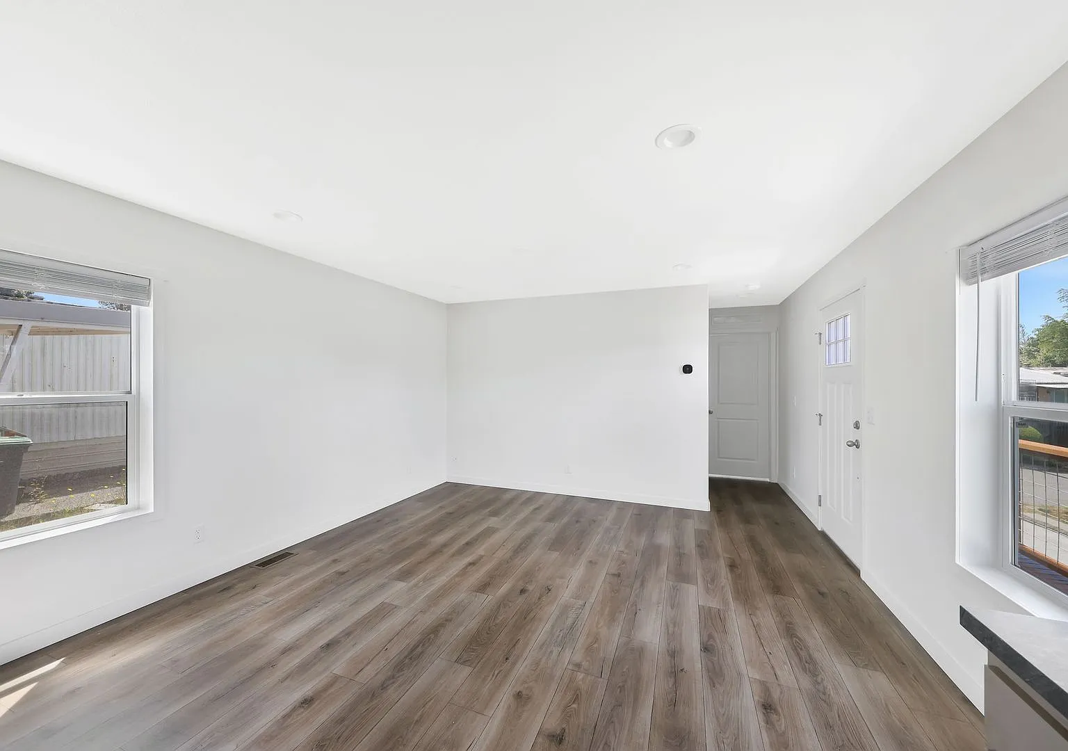 2 Bed 2 Bath - EV Charging - Private Parking - Storage Shed - NAS Whidbey — Photo 4