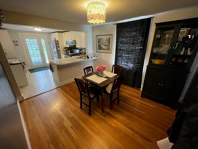 20 Oak Rd — Photo 6