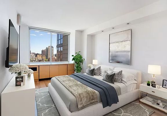 3rd image of 404 E 79th St #22GF