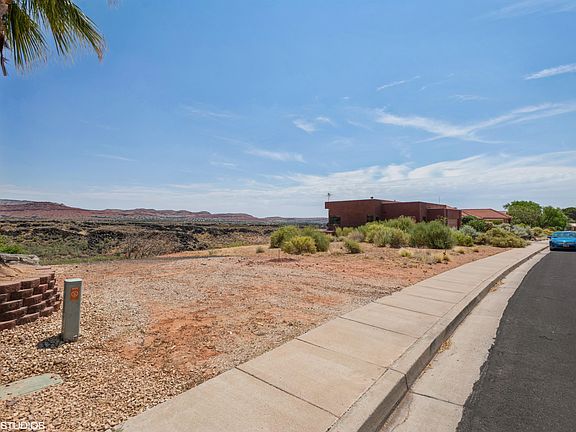 3rd image of 1830 Red Mountain Dr