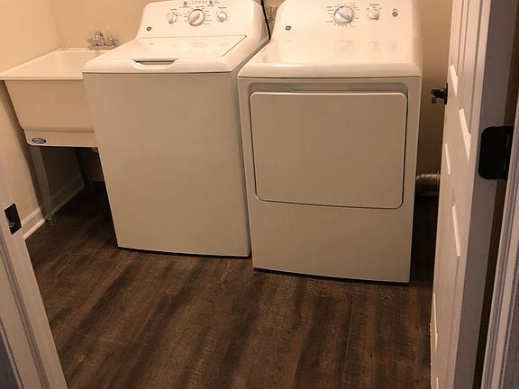 5th image of 8108-8160 Williamstown Dr #8128