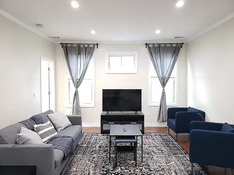 1st image of 332 Stegman Pkwy #B
