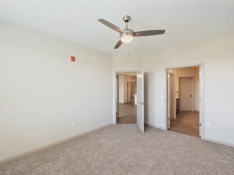 19Nineteen Promenade — Photo 89