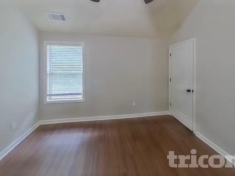 217 Adeline Ln — Photo 12