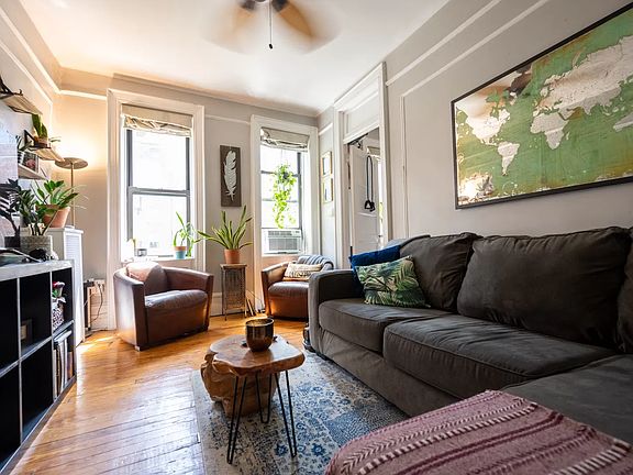 5th image of 411 W 44th St APT 27