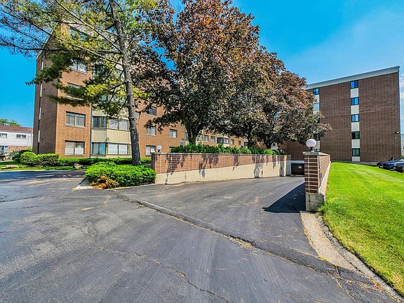 5th image of 5500 Lincoln Ave Unit 414E