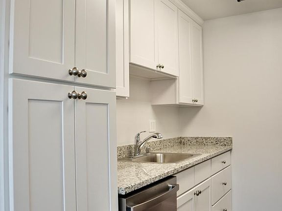 4th image of 576 Smalley Ave APT 10