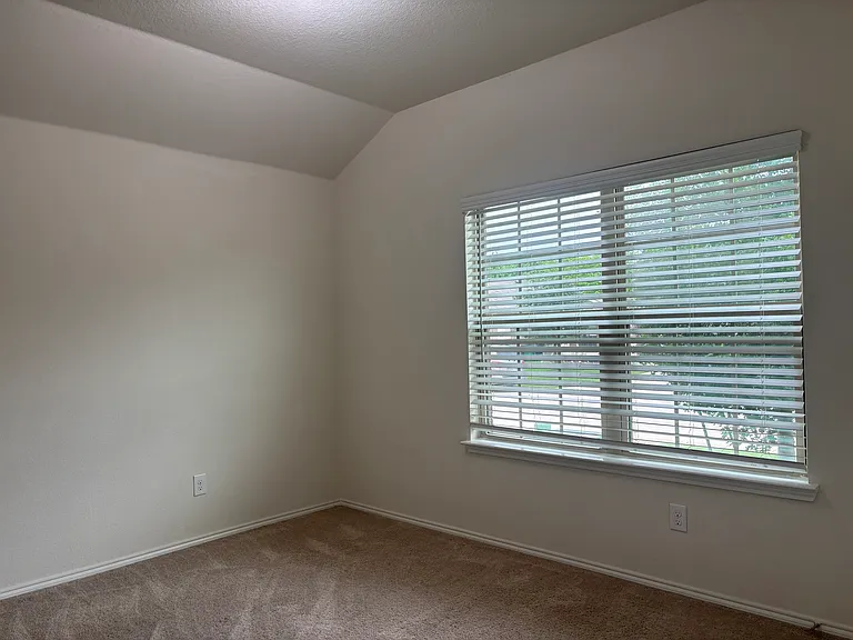 2065 Alamandine Ave — Photo 13