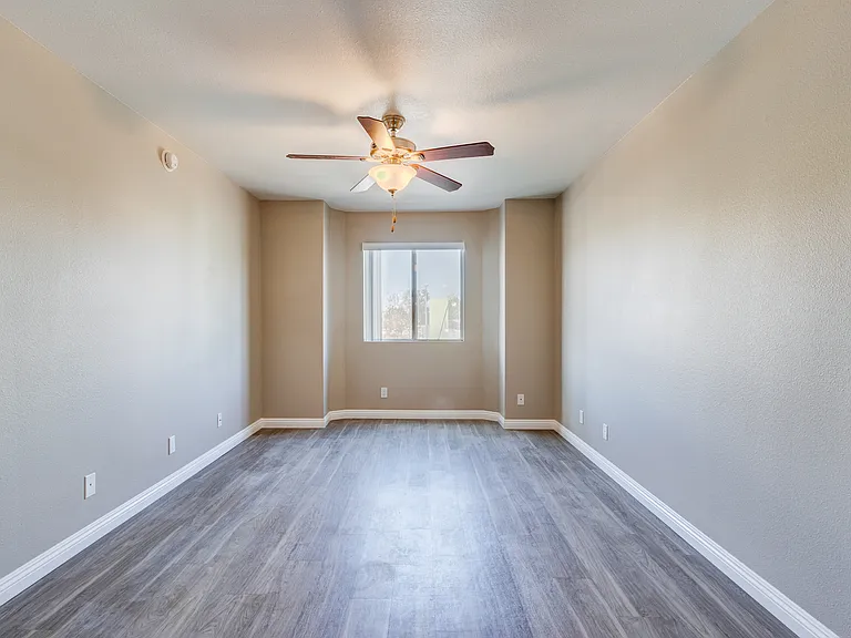 Laurel Villa — Photo 26