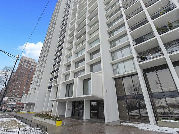 2nd image of 3200 N Lake Shore Dr APT 2001