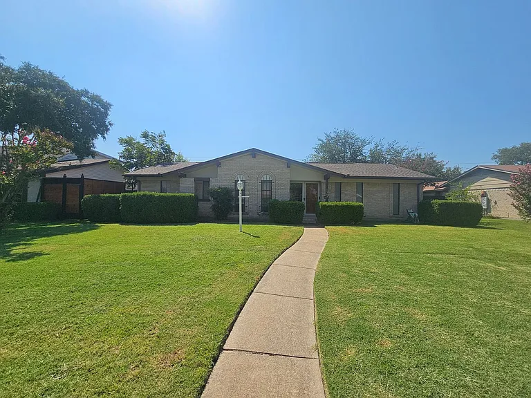 1302 Berkeley Dr — Photo 34