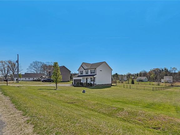 3rd image of 160 Tilly Rd