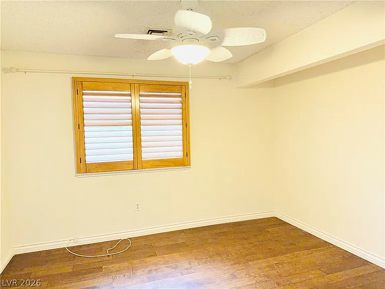 8405 Justine Ct — Photo 41