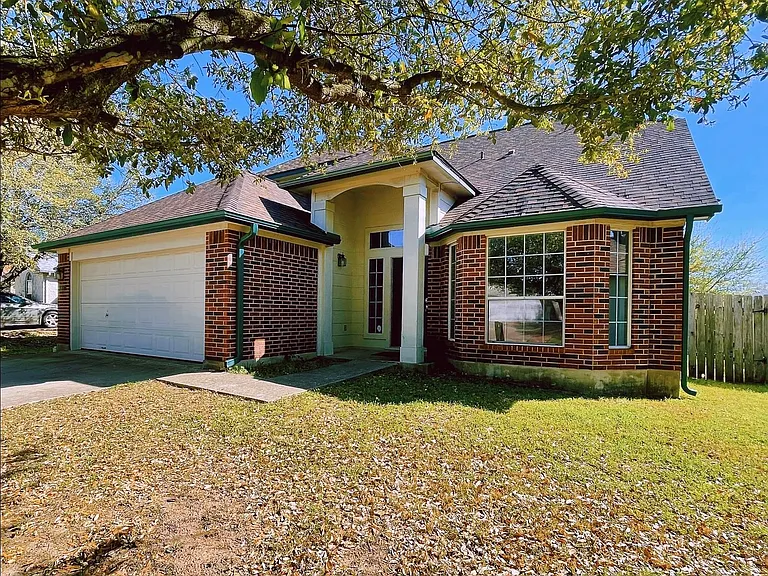 104 Cattail Cv — Photo 1