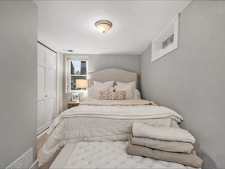 1452 Eastlawn Rd SE — Photo 15