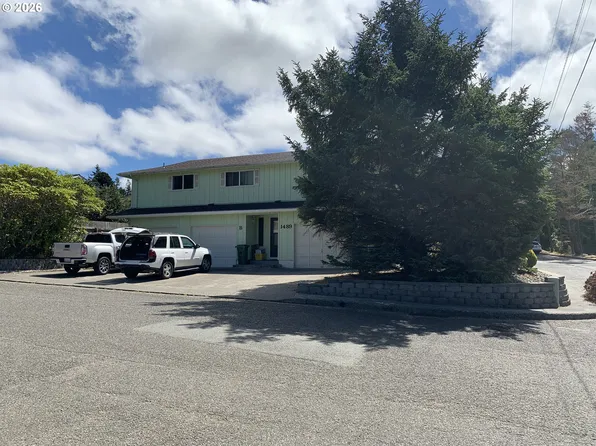 1489 Scott Ln, North Bend, OR 97459