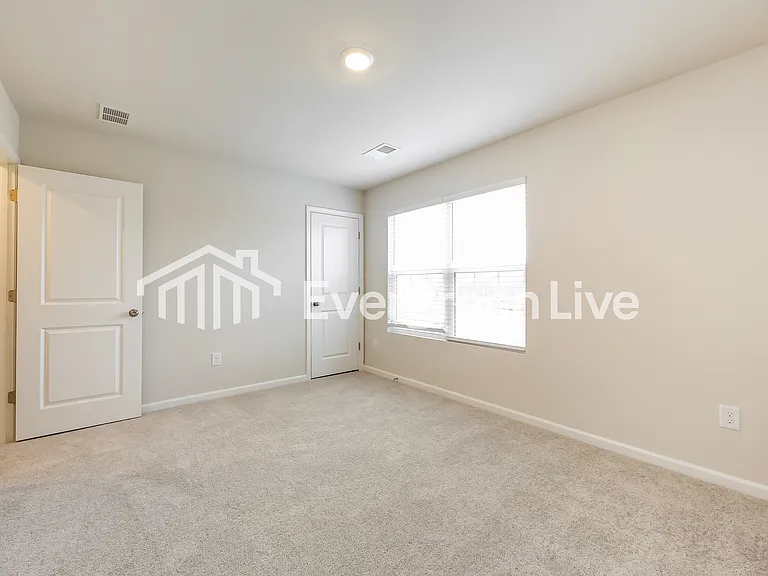 209 Meadow Gate Ct — Photo 12