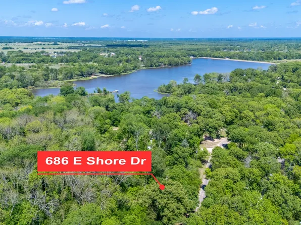 686 Eastshore Dr, Wills Pt, TX 75169