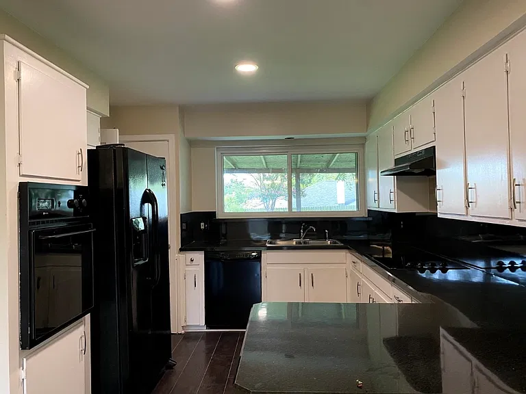 3417 Glenmont Dr — Photo 9