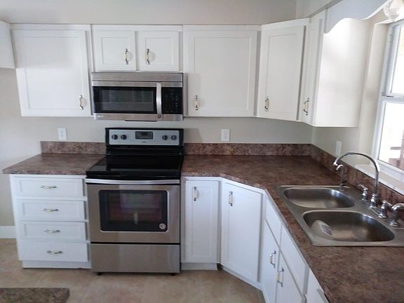 3rd image of 2702 Dolphin Dr