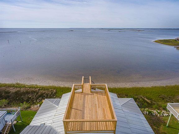 4th image of 150 Ocean View Dr