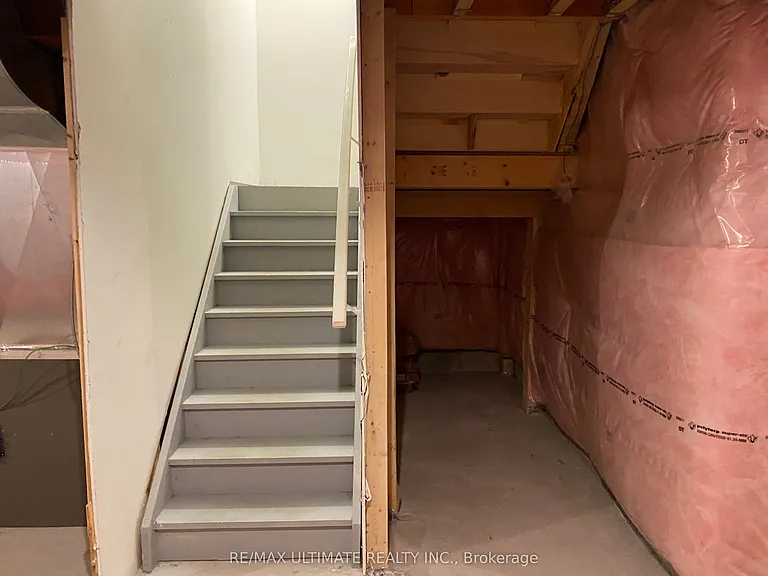 41 Kirby Ave — Photo 22