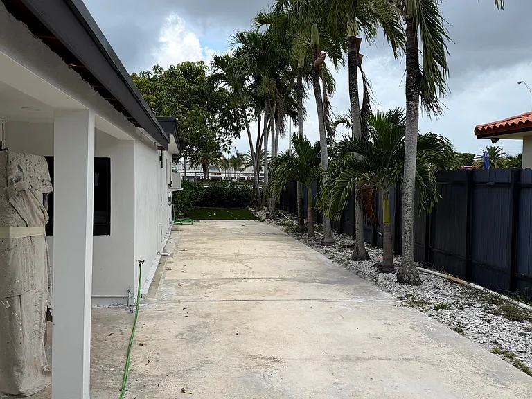 8490 Grand Canal Dr — Photo 25