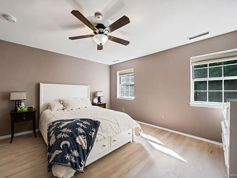 908 Sara Cir — Photo 8