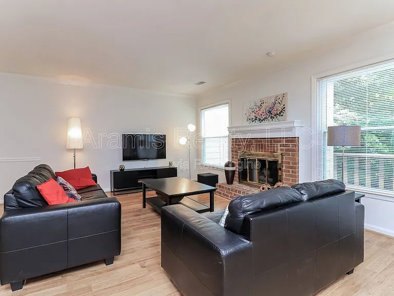 1381 Old Virginia Ct SE — Photo 6