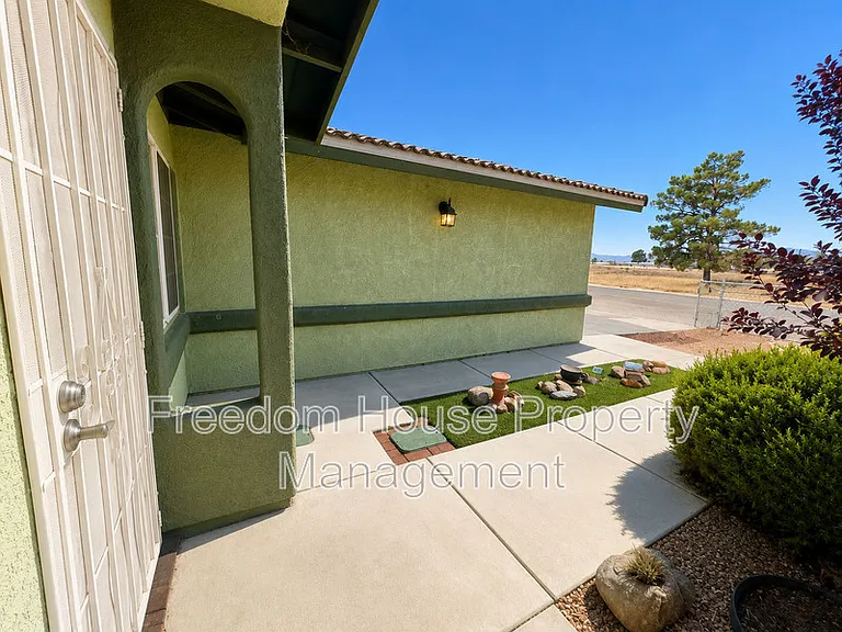 3066 Mount Charleston Dr — Photo 9