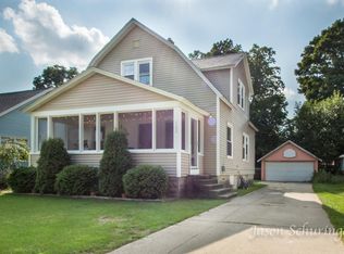 132 Sanford St, Zeeland, MI 49464