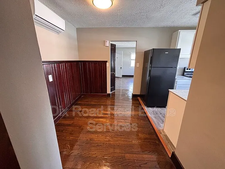 24 E St S #C — Photo 14