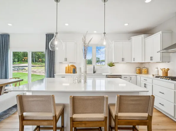 1061 Aster Blvd, Rosemount, MN 55068