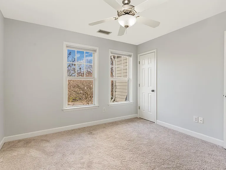 111 Ellington Oaks Ct — Photo 16