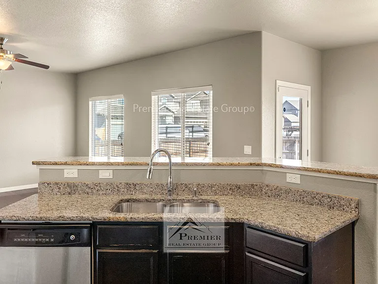 6105 Fiddle Way — Photo 9