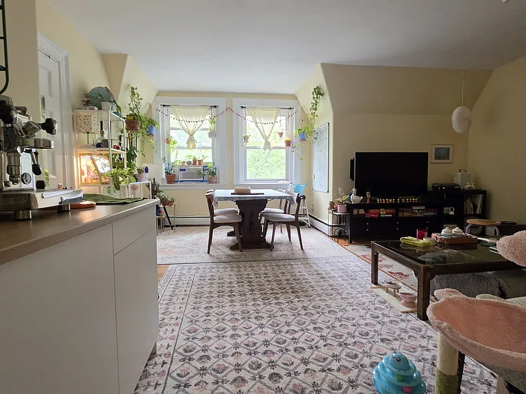 184 Naples Rd #3 — Photo 2