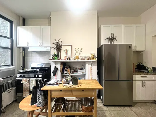 Rented by Compass | media 9