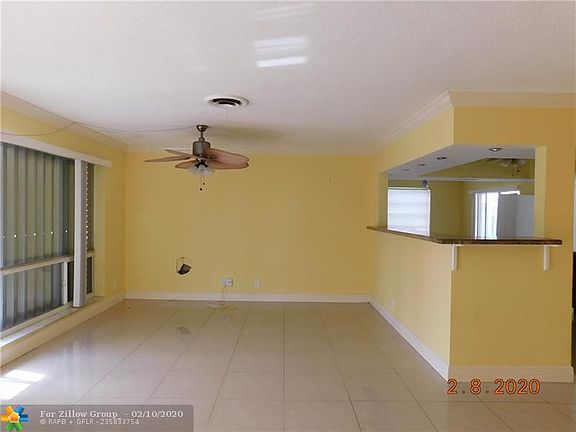 4th image of 817 SE 17th St