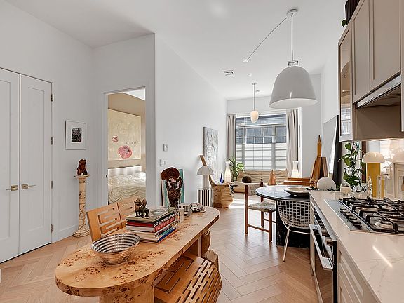 2nd image of 25 Quincy St #1C
