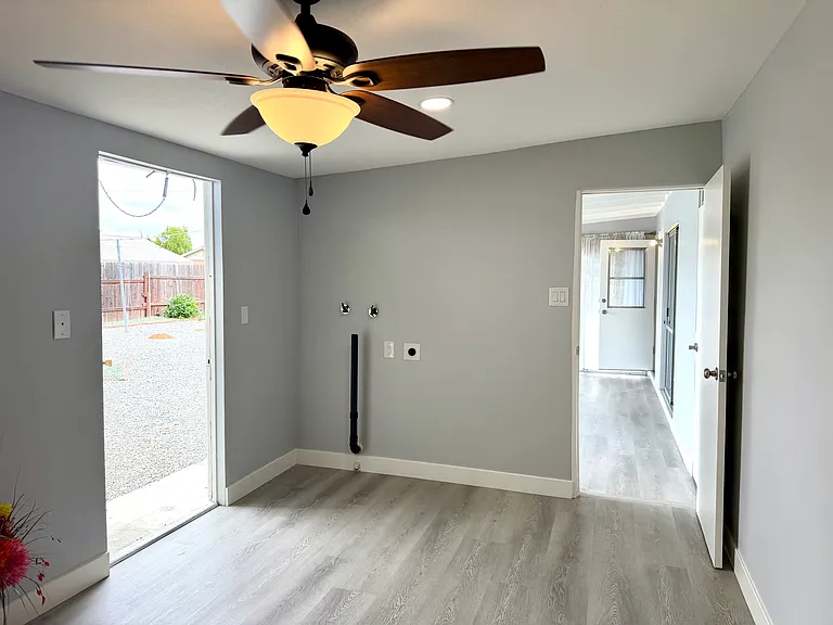 26090 Portrush Dr — Photo 32