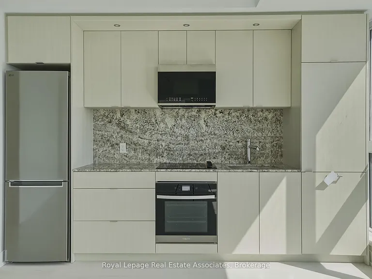 25 Cordova Ave #1410 — Photo 5