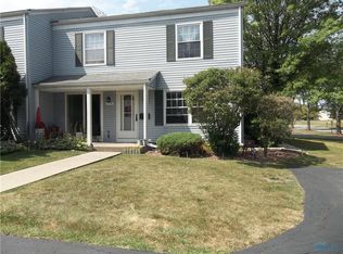 3718 Lakepointe Dr, Northwood, OH 43619