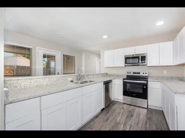 2214 Heritage Cir, Carrollton, TX 75006