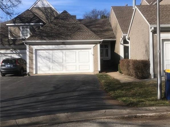 12535 Barkley St, Overland Park, KS 66209