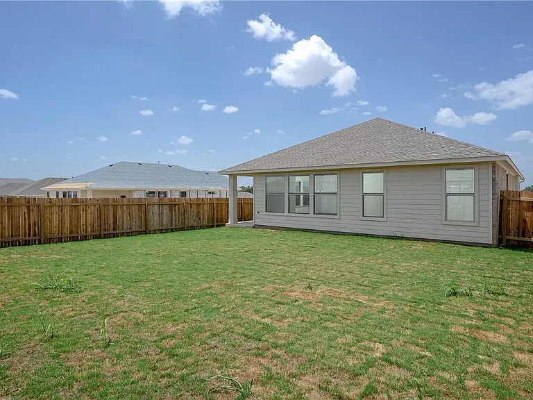 220 Tanda Ln — Photo 21