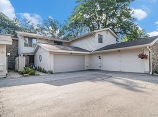 7357 Creek View Cir, West Bloomfield, MI 48322