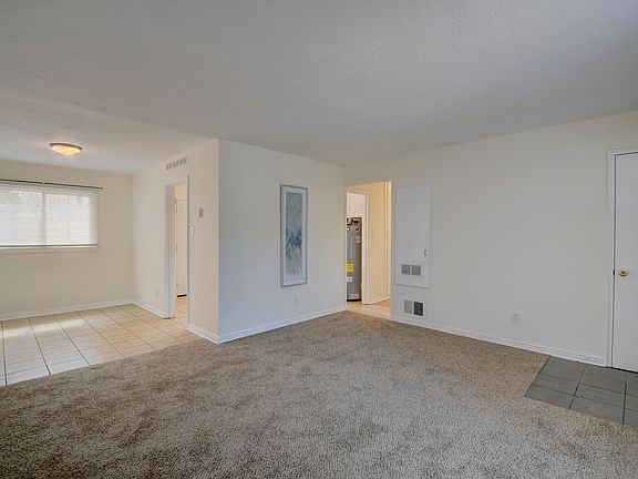 4th image of 912 Cagua Dr NE